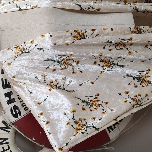 Anthropologie Floreat Velvet Dandelion Kimono - Picture 6 of 10